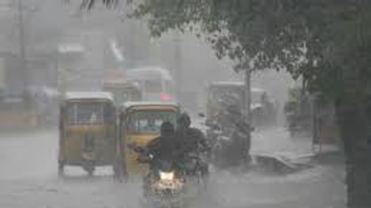 மக்களே அலர்ட் !! தமிழகத்தில் வடகிழக்கு பருவமழை 29 ஆம் தேதி தொடங்குகிறது.. வானிலை மையம் தகவல் மக்களே அலர்ட் !! தமிழகத்தில் வடகிழக்கு பருவமழை 29 ஆம் தேதி தொடங்குகிறது.. வானிலை மையம் தகவல்