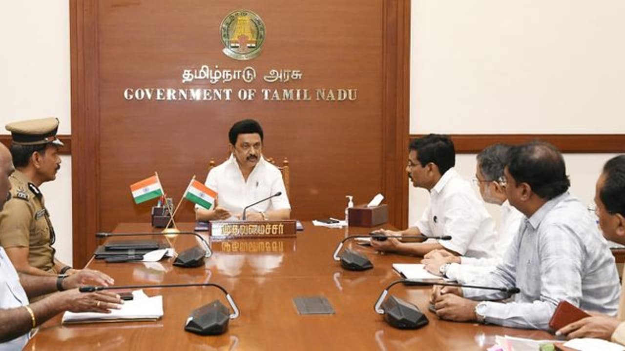 కోయంబత్తూర్ కారు పేలుడు.. ఎన్ఐఏతో విచారణ జరిపించాలని తమిళనాడు ప్రభుత్వ నిర్ణయం కోయంబత్తూర్ కారు పేలుడు.. ఎన్ఐఏతో విచారణ జరిపించాలని తమిళనాడు ప్రభుత్వ నిర్ణయం