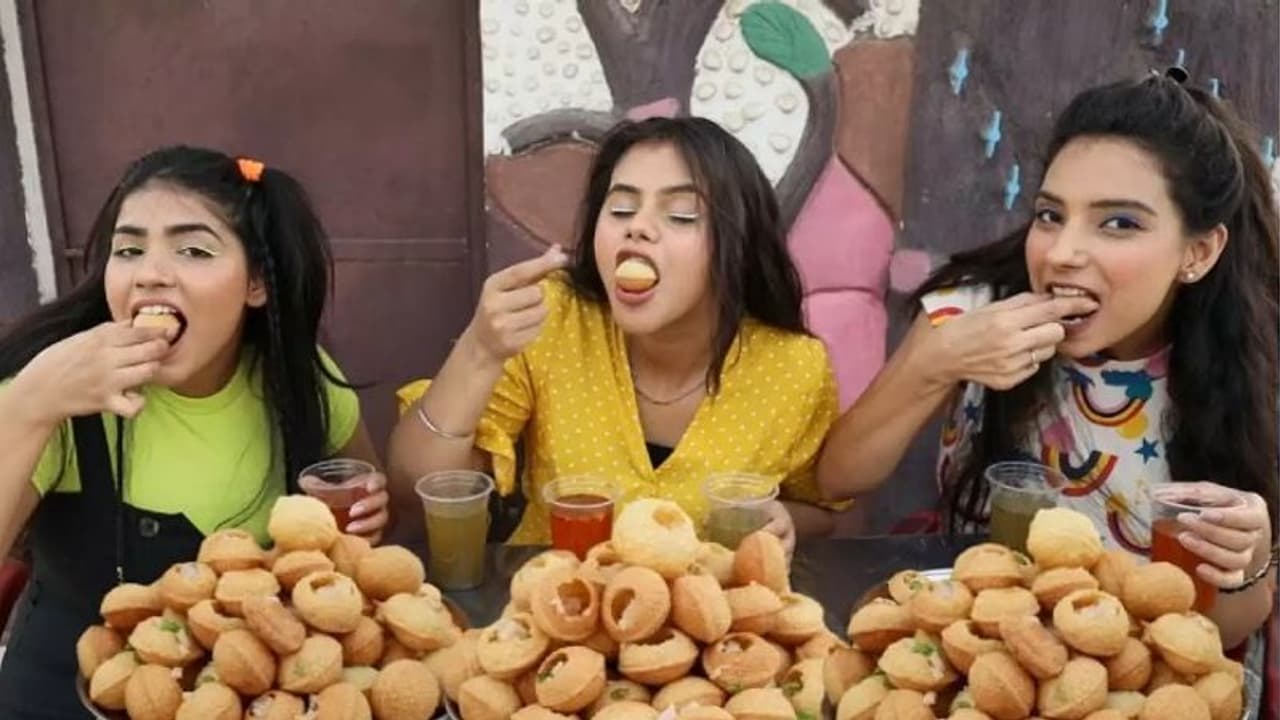 इस शहर में 3 दिन के लिए गोलगप्पे पर लगा बैन, कोई बेचता दिखा तो होगा एक्शन इस शहर में 3 दिन के लिए गोलगप्पे पर लगा बैन, कोई बेचता दिखा तो होगा एक्शन