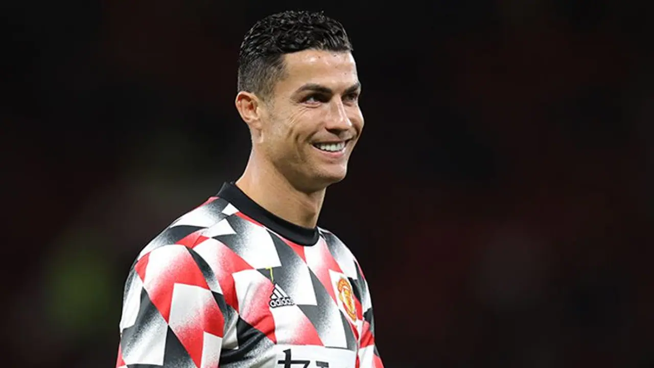 റൊണാൾഡോയ്ക്ക് സൗദിയിലേക്ക് സ്വാഗതമെന്ന് കായിക മന്ത്രി; ചാമ്പ്യന്സ് ലീഗ് ടോപ്പര് യൂറോപ്പ് വിടുമോ? റൊണാൾഡോയ്ക്ക് സൗദിയിലേക്ക് സ്വാഗതമെന്ന് കായിക മന്ത്രി; ചാമ്പ്യന്സ് ലീഗ് ടോപ്പര് യൂറോപ്പ് വിടുമോ?