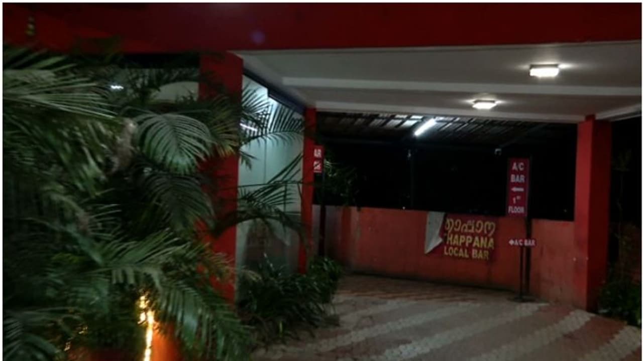 കൊച്ചിയില്‍ ബാറില്‍ വെടിവെപ്പ്; രണ്ട് റൗണ്ട് വെടിയുതിർത്തു, പ്രതികള്‍ക്കായി തിരച്ചില്‍