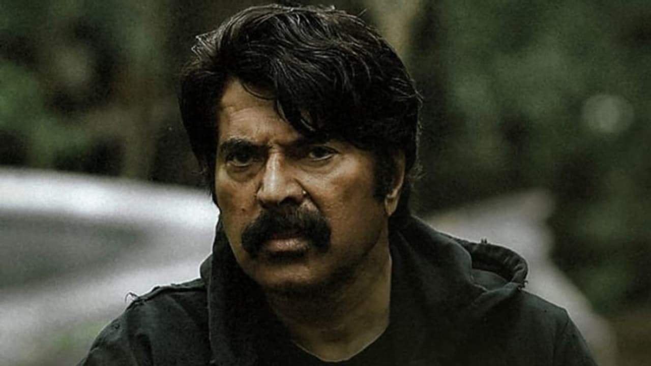 യുകെയില് മൂന്നാം വാരം തിയറ്ററുകള് വര്ധിപ്പിച്ച് 'റോഷാക്ക്'; മലയാള സിനിമയില് ഇത് അപൂര്വ്വത യുകെയില് മൂന്നാം വാരം തിയറ്ററുകള് വര്ധിപ്പിച്ച് 'റോഷാക്ക്'; മലയാള സിനിമയില് ഇത് അപൂര്വ്വത