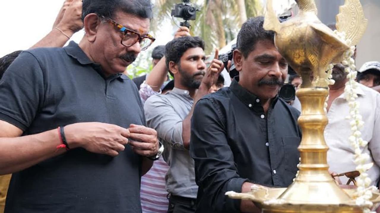 പ്രിയദര്ശന്റെ സംവിധാനത്തില് ഷെയ്ൻ നിഗം, 'കൊറോണ പേപ്പേഴ്സ്' തുടങ്ങി പ്രിയദര്ശന്റെ സംവിധാനത്തില് ഷെയ്ൻ നിഗം, 'കൊറോണ പേപ്പേഴ്സ്' തുടങ്ങി