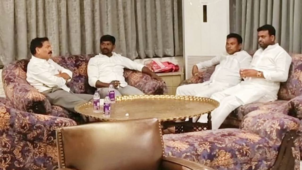 TRS MLAs: ரூ.100 கோடி பேரம்! டிஆர்எஸ் எம்எல்ஏக்களை விலைக்கு வாங்க முயன்ற 3 பேர் போலீஸில் சிக்கினர்