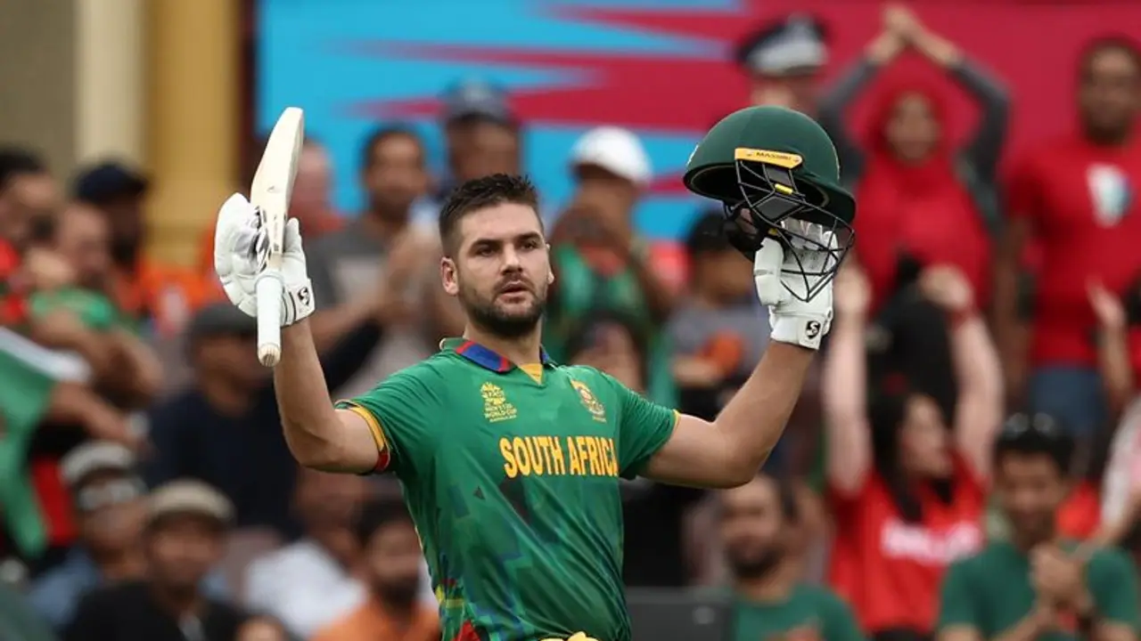 ICC T20 World Cup 2022: Twitter on fire as Rilee Rossouw ton propels SA to 205/5 vs BAN ICC T20 World Cup 2022: Twitter on fire as Rilee Rossouw ton propels SA to 205/5 vs BAN