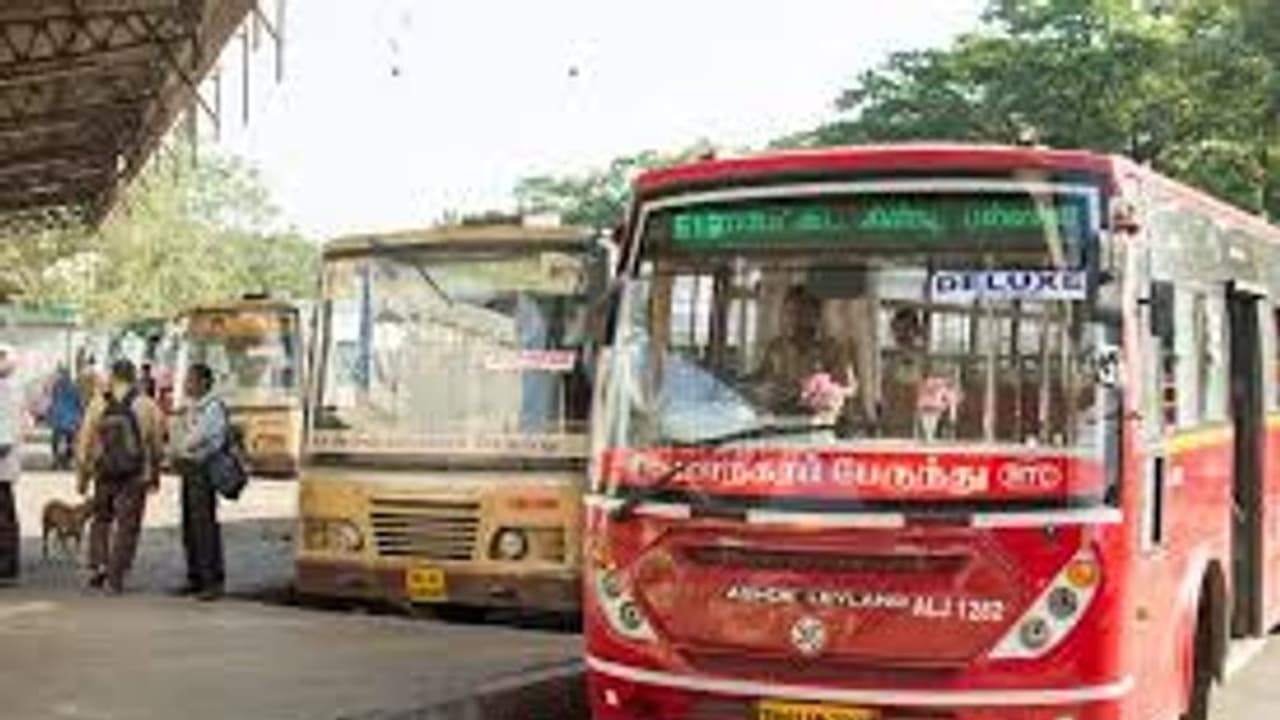 ஓட்டுனர், நடத்துனர் மது அருந்திவிட்டு வந்தால் கடும் நடவடிக்கை.. எச்சரிக்கை விடுத்த தமிழக அரசு ஓட்டுனர், நடத்துனர் மது அருந்திவிட்டு வந்தால் கடும் நடவடிக்கை.. எச்சரிக்கை விடுத்த தமிழக அரசு