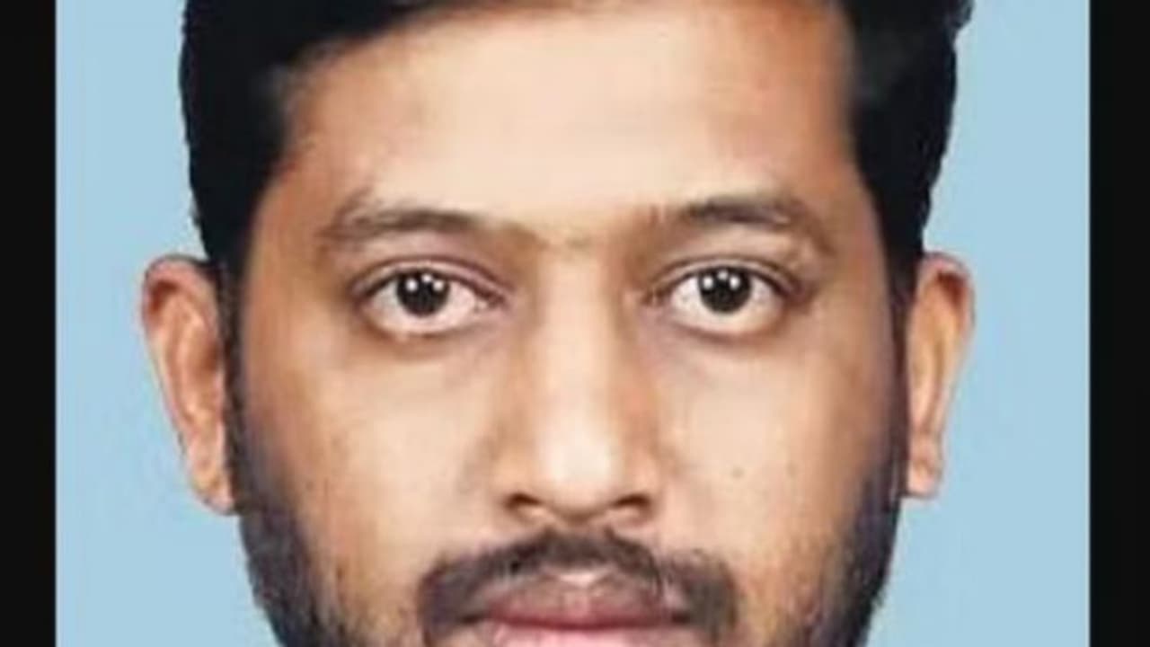 ಚೆನ್ನೈ: ಡಿವೈಡರ್‌ ದಾಟುವಾಗ ಲೈಟ್‌ ಕಂಬದ ವಿದ್ಯುತ್‌ ತಗುಲಿ ಟೆಕ್ಕಿ ಸಾವು 