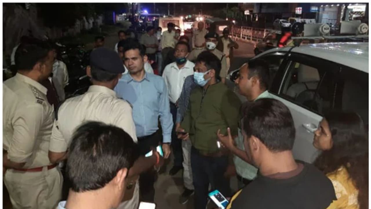 ഭോപ്പാലിൽ ക്ലോറിൻ വാതക ചോർച്ച; നിരവധി പേർക്ക് ചുമയും ശ്വാസതടസ്സവും; 15 പേർ ആശുപത്രിയിൽ ഭോപ്പാലിൽ ക്ലോറിൻ വാതക ചോർച്ച; നിരവധി പേർക്ക് ചുമയും ശ്വാസതടസ്സവും; 15 പേർ ആശുപത്രിയിൽ