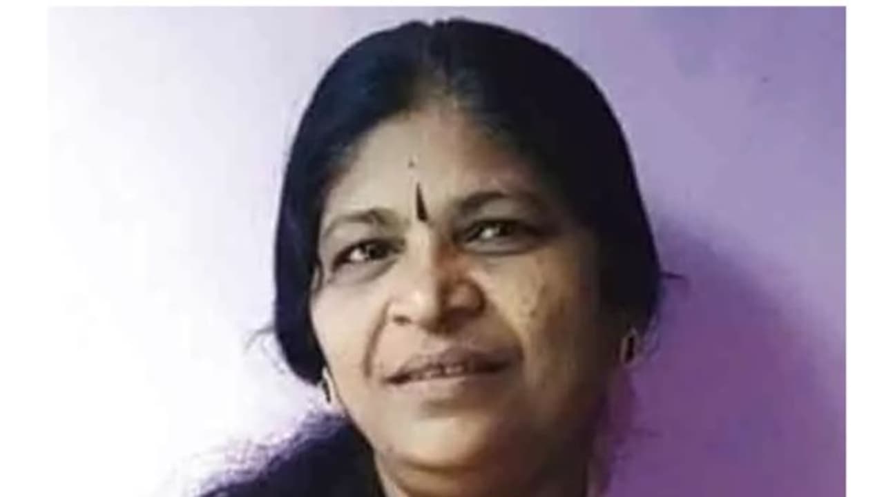 വീട്ടമ്മയെ വഴിയരികില്‍ ബോധമറ്റ നിലയില്‍ കണ്ടെത്തിയ സംഭവം; ദുരൂഹത മാറ്റാനാകാതെ പൊലീസ് ഇരുട്ടില്‍ തപ്പുന്നു 