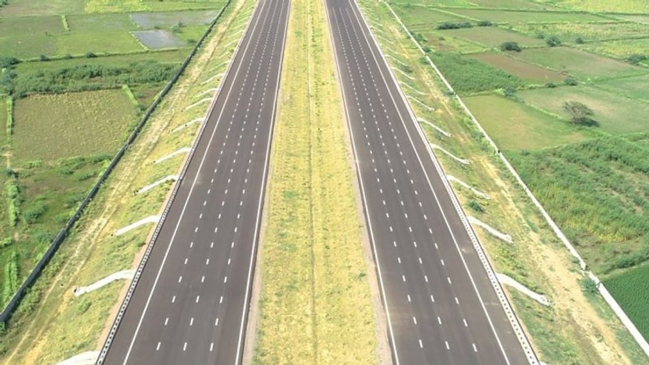 सिर्फ 7 घंटे में पहुंच जाएंगे बेंगलुरु से पुणे और मुंबई, 50 हजार करोड़ की लागत से बनेगा नया एक्सप्रेसव सिर्फ 7 घंटे में पहुंच जाएंगे बेंगलुरु से पुणे और मुंबई, 50 हजार करोड़ की लागत से बनेगा नया एक्सप्रेसव