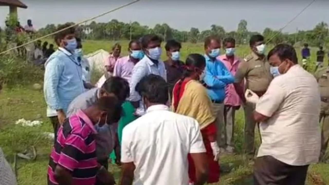 ಹೂತಿಟ್ಟ ಹತ್ತು ವರ್ಷದ ಮೃತ ಮಗುವಿನ ತಲೆ ಕಾಣೆ: ಕಂಗಾಲಾದ ಗ್ರಾಮಸ್ಥರು