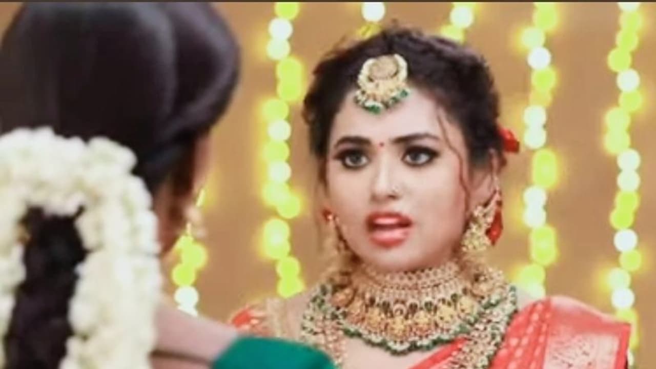 கண்ணம்மாவின் கணிப்பு சரியா போச்சே..லாவகமாக எஸ்கேப்பான வெண்பா! கண்ணம்மாவின் கணிப்பு சரியா போச்சே..லாவகமாக எஸ்கேப்பான வெண்பா!