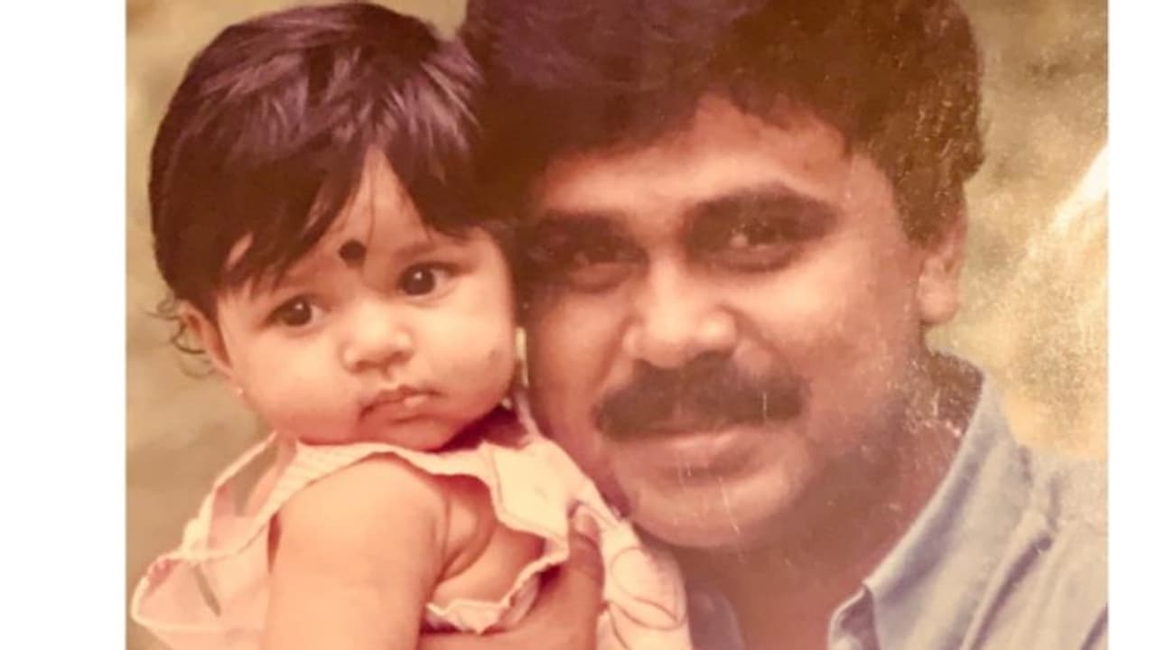 ദിലീപിന്റെ കൈകളിൽ കുഞ്ഞ് മീനാക്ഷി, ശ്രദ്ധനേടി പിറന്നാൾ ആശംസ ചിത്രം