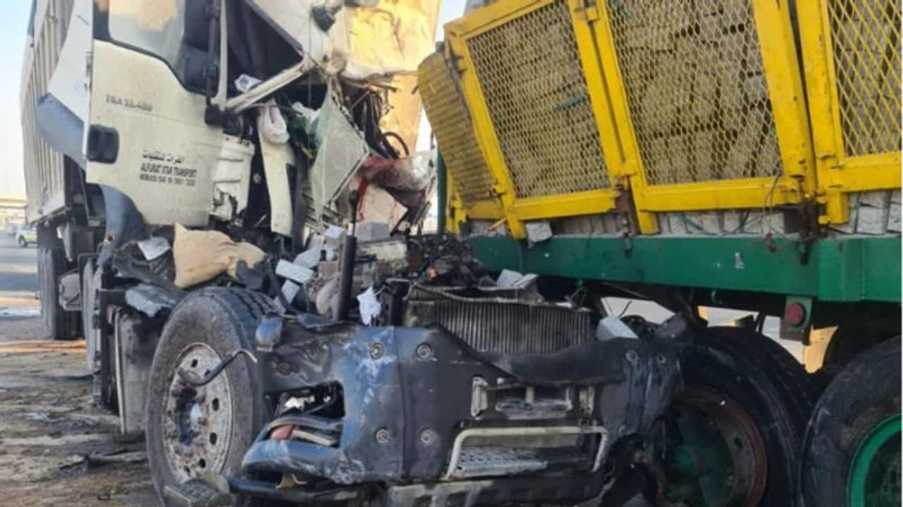 ദുബൈയില്‍ ആറ് വാഹനങ്ങള്‍ കൂട്ടിയിടിച്ച് അപകടം; ഒരാള്‍ മരിച്ചു, അഞ്ച് പേര്‍ക്ക് പരിക്ക്