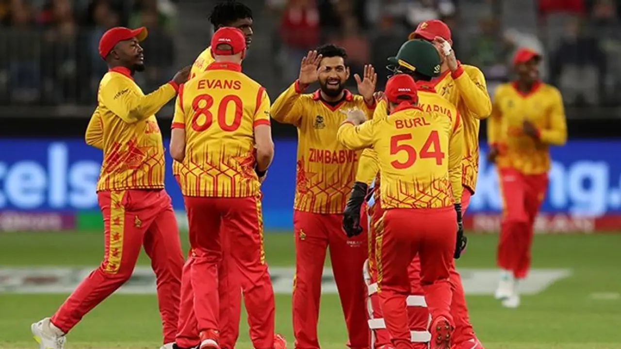 പാകിസ്ഥാന്റെ പ്രതീക്ഷകള് കരിയിച്ചത് ഒരു പാക് വംശജന്; സിക്കന്ദര് റാസയുടെ അവിശ്വസനീയ യാത്രയിങ്ങനെ പാകിസ്ഥാന്റെ പ്രതീക്ഷകള് കരിയിച്ചത് ഒരു പാക് വംശജന്; സിക്കന്ദര് റാസയുടെ അവിശ്വസനീയ യാത്രയിങ്ങനെ