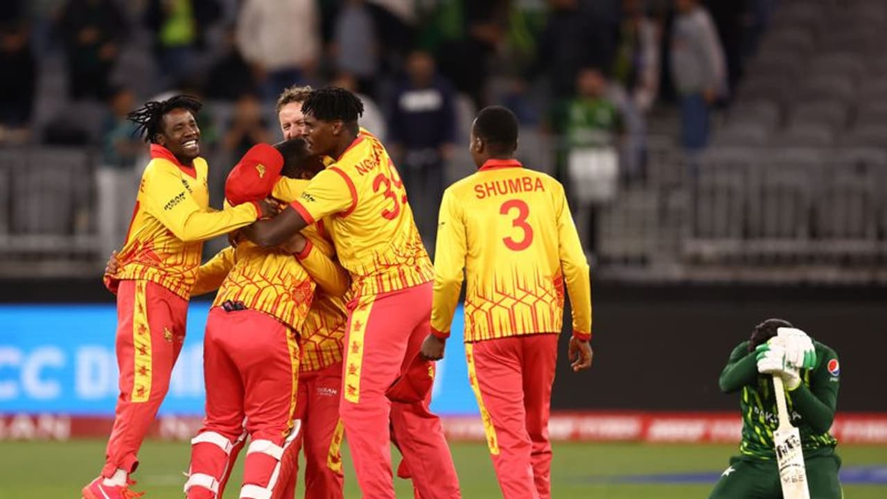 സിംബാബ്വെക്കെതിരായ തോല്വി; ഞെട്ടല് മാറാതെ മുന് പാക് താരങ്ങള്, സിംബാബ്വെക്ക് അഭിനന്ദനപ്രവാഹം സിംബാബ്വെക്കെതിരായ തോല്വി; ഞെട്ടല് മാറാതെ മുന് പാക് താരങ്ങള്, സിംബാബ്വെക്ക് അഭിനന്ദനപ്രവാഹം