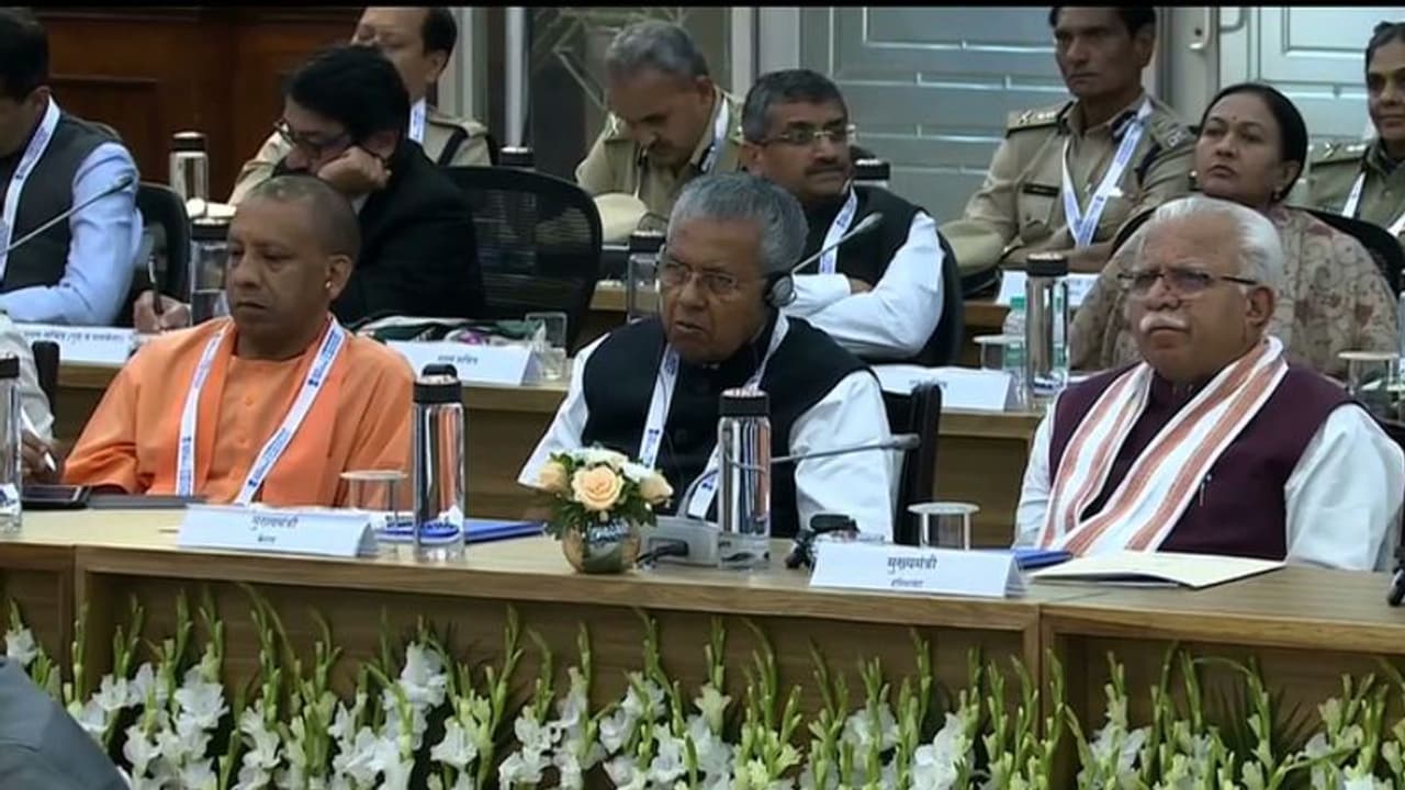 ചിന്തൻ ശിവിറിന്റെ രണ്ടാം ദിനം വിട്ടുനിന്ന് പിണറായി; നീക്കം കഴിഞ്ഞ ദിവസത്തെ പങ്കാളിത്തം വിവാദമായതിന് പിന്നാലെ ചിന്തൻ ശിവിറിന്റെ രണ്ടാം ദിനം വിട്ടുനിന്ന് പിണറായി; നീക്കം കഴിഞ്ഞ ദിവസത്തെ പങ്കാളിത്തം വിവാദമായതിന് പിന്നാലെ