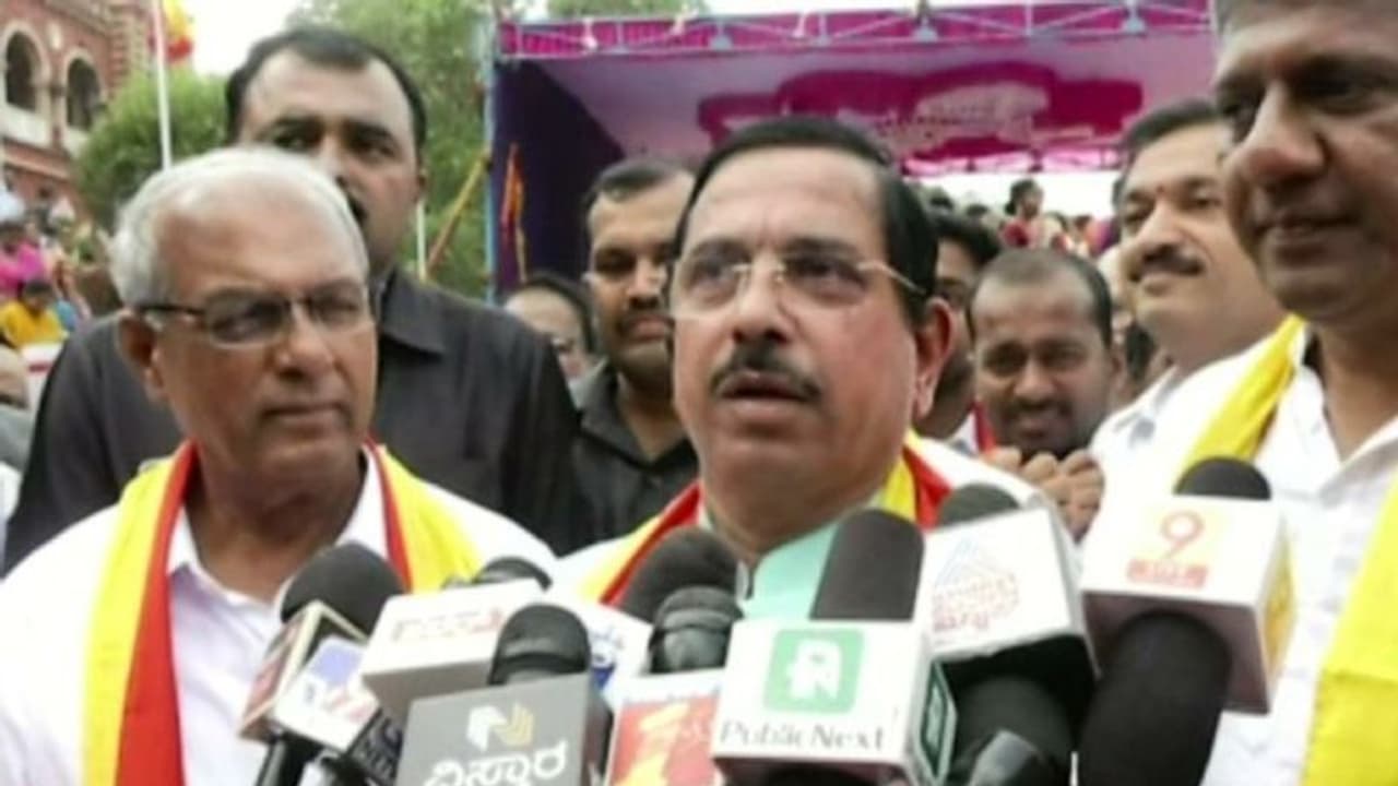 Crop insurance: ಮುಂಗಾರು ಹಂಗಾಮಿನ ಮಧ್ಯಂತರ ವಿಮಾ ಪರಿಹಾರ: ಜೋಶಿ Crop insurance: ಮುಂಗಾರು ಹಂಗಾಮಿನ ಮಧ್ಯಂತರ ವಿಮಾ ಪರಿಹಾರ: ಜೋಶಿ