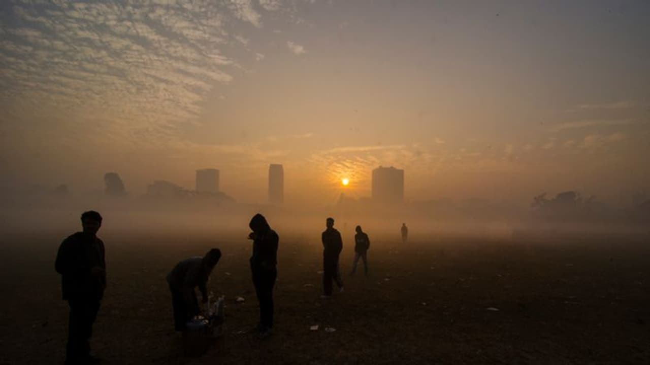 উত্তরবঙ্গে বৃষ্টিপাতের সম্ভাবনা জারি থাকছে, দক্ষিণবঙ্গে শীতের আগমনী নিয়ে কী বলছে আবহাওয়া দফতর? উত্তরবঙ্গে বৃষ্টিপাতের সম্ভাবনা জারি থাকছে, দক্ষিণবঙ্গে শীতের আগমনী নিয়ে কী বলছে আবহাওয়া দফতর?