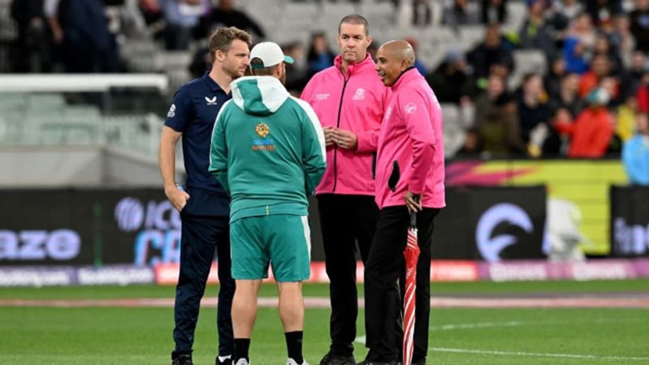 മെല്ബണില് മഴ തന്നെ മഴ, ഇംഗ്ലണ്ട് ഓസീസ് മത്സരവും ഉപേക്ഷിച്ചു; തണുത്ത് ടി20 ലോകകപ്പ് ആവേശം മെല്ബണില് മഴ തന്നെ മഴ, ഇംഗ്ലണ്ട് ഓസീസ് മത്സരവും ഉപേക്ഷിച്ചു; തണുത്ത് ടി20 ലോകകപ്പ് ആവേശം