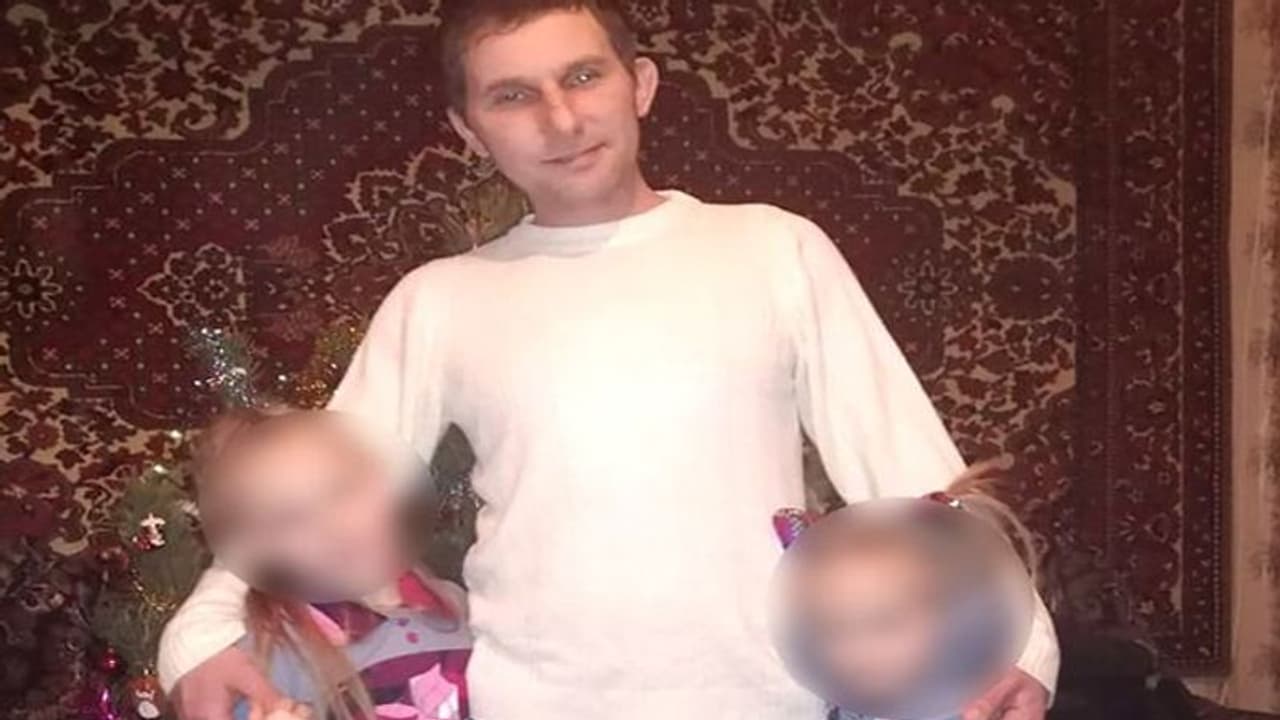 जब ब्रेस्ट फ्रेंड ने 6 साल की बेटी का किया रेप, तो पिता ने ऐसे लिया बदला, सांप भी मर गया और लाठी में नहीं टूटी जब ब्रेस्ट फ्रेंड ने 6 साल की बेटी का किया रेप, तो पिता ने ऐसे लिया बदला, सांप भी मर गया और लाठी में नहीं टूटी