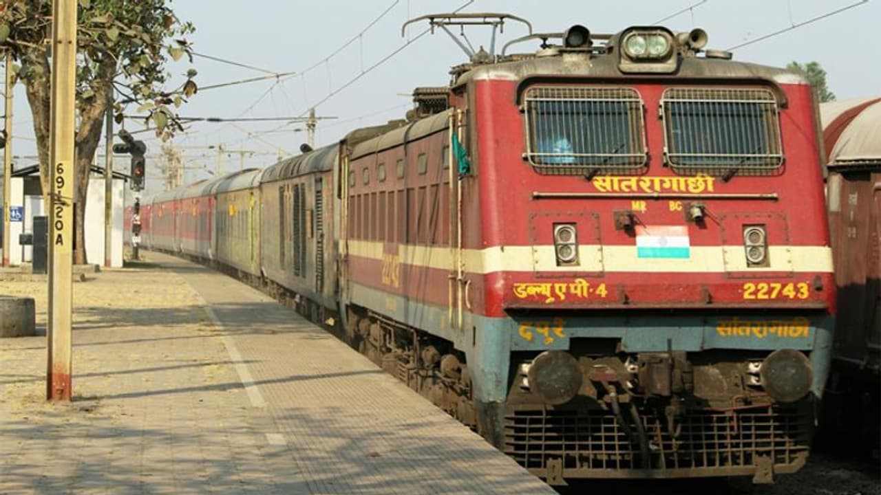 Indian Railway: 29 अक्टूबर को रद्द रहेंगी ये 85 ट्रेनें, यात्रा से पहले चेक कर लें अपनी ट्रेन का स्टेटस Indian Railway: 29 अक्टूबर को रद्द रहेंगी ये 85 ट्रेनें, यात्रा से पहले चेक कर लें अपनी ट्रेन का स्टेटस