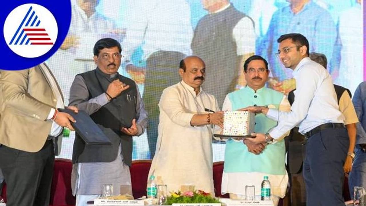 ಧಾರವಾಡದಲ್ಲಿ ದಕ್ಷಿಣ ಭಾರತದ ಮೊದಲ ಎಫ್ಎಂಸಿಜಿ ಕಾರಿಡಾರ್ ಧಾರವಾಡದಲ್ಲಿ ದಕ್ಷಿಣ ಭಾರತದ ಮೊದಲ ಎಫ್ಎಂಸಿಜಿ ಕಾರಿಡಾರ್