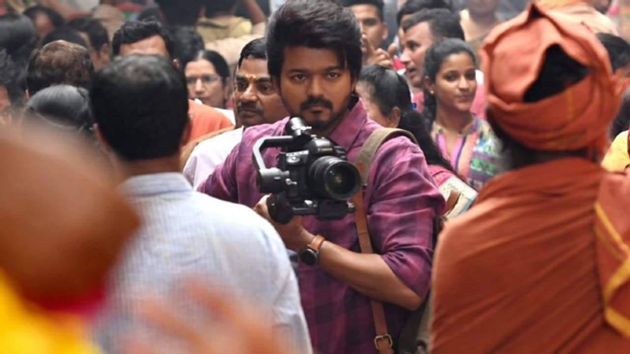 വിജയ്യുടെ 'വരിശി'ന്റെ ഓഡിയോ റൈറ്റ്സ് റെക്കോര്ഡ് തുകയ്ക്ക് സ്വന്തമാക്കി ടി സീരീസ് വിജയ്യുടെ 'വരിശി'ന്റെ ഓഡിയോ റൈറ്റ്സ് റെക്കോര്ഡ് തുകയ്ക്ക് സ്വന്തമാക്കി ടി സീരീസ്