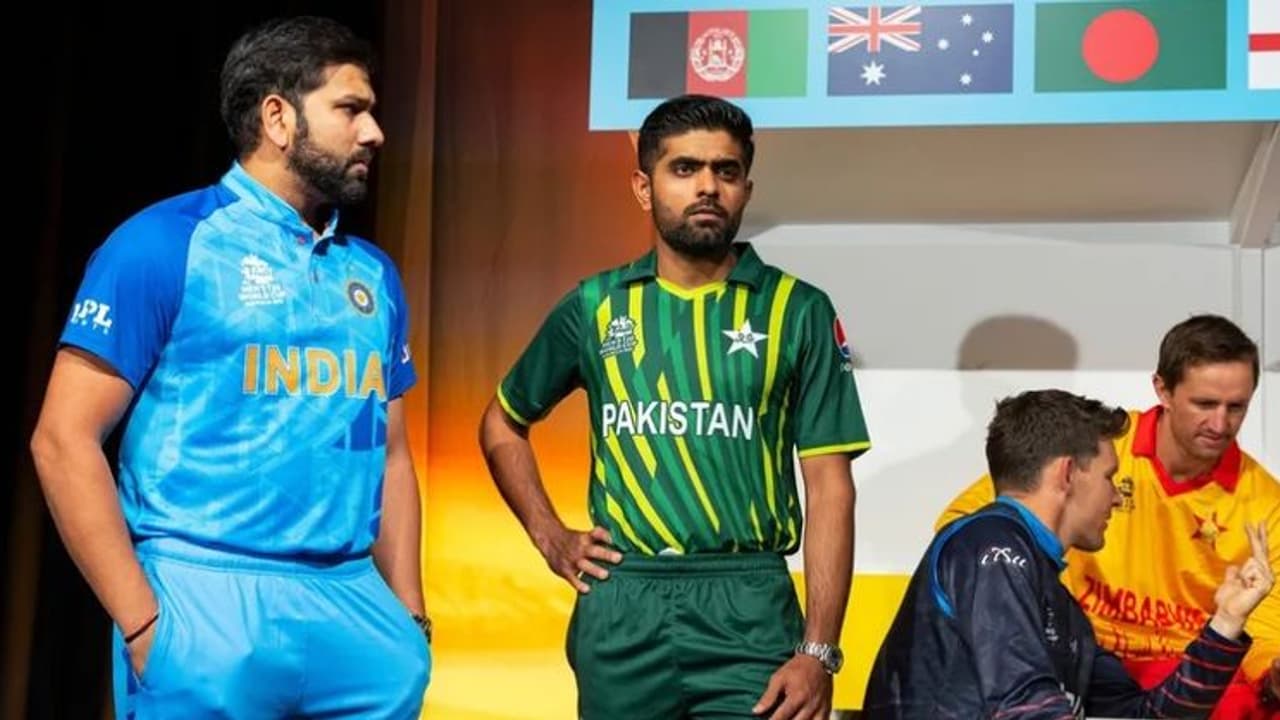 T20 World Cup: क्यों भारत की जीत के लिए दुआएं करेगा पाकिस्तान, क्या है ग्रुप ए में सेमीफाइनल का गणित T20 World Cup: क्यों भारत की जीत के लिए दुआएं करेगा पाकिस्तान, क्या है ग्रुप ए में सेमीफाइनल का गणित