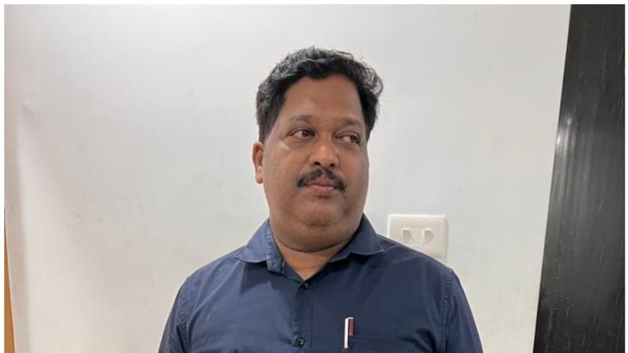 മാഹിയിൽ നിന്നെത്തിച്ച വിദേശമദ്യം അട്ടപ്പാടിയിൽ ഉയർന്ന വിലക്ക് വിറ്റു; സിപിഎം അംഗം പിടിയിൽ