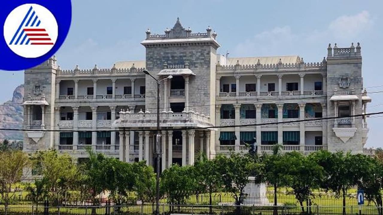 ರಾಮನಗರ: ಈ ಬಾರಿಯೂ ಜಿಲ್ಲಾ ಕನ್ನಡ ರಾಜ್ಯೋತ್ಸವ ಪ್ರಶಸ್ತಿಗೆ ಬ್ರೇಕ್..! ರಾಮನಗರ: ಈ ಬಾರಿಯೂ ಜಿಲ್ಲಾ ಕನ್ನಡ ರಾಜ್ಯೋತ್ಸವ ಪ್ರಶಸ್ತಿಗೆ ಬ್ರೇಕ್..!