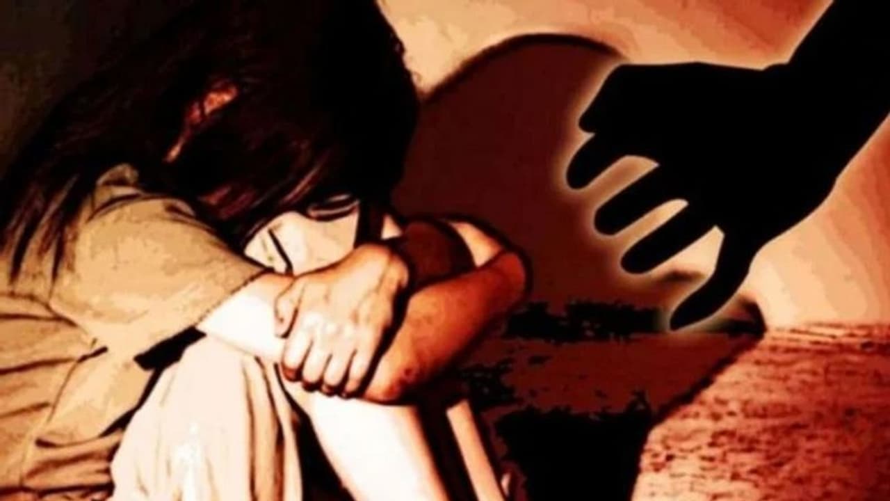 ബലാത്സംഗ കേസിൽ രക്ഷകർത്താവിന് ഇരട്ട ജീവപര്യന്ത്യം; ശിക്ഷിച്ചത് കുന്നംകുളം ഫാസ്റ്റ് ട്രാക്ക് കോടതി