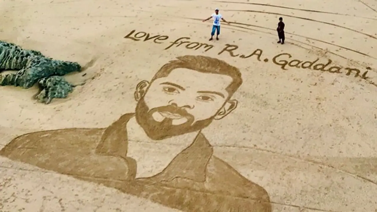 ಬಲೂಚಿಸ್ತಾನದಲ್ಲಿ Virat Kohli ಮರಳು ಕಲಾಕೃತಿ: ಸಾಮಾಜಿಕ ಜಾಲತಾಣದಲ್ಲಿ ವೈರಲ್ ಬಲೂಚಿಸ್ತಾನದಲ್ಲಿ Virat Kohli ಮರಳು ಕಲಾಕೃತಿ: ಸಾಮಾಜಿಕ ಜಾಲತಾಣದಲ್ಲಿ ವೈರಲ್