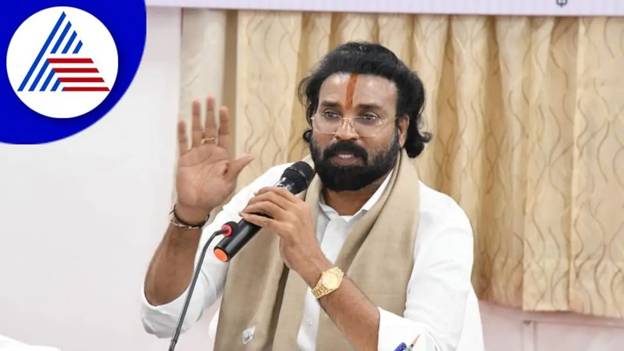 ಬಳ್ಳಾರಿ ರಾಡಿ ತಿಳಿಗೊಳಿಸಲು ಹರಸಾಹಸ: ದಿಲ್ಲಿಗೆ ಬನ್ನಿ, ರಾಮುಲುಗೆ ಅಮಿತ್ ಶಾ ಬುಲಾವ್‌