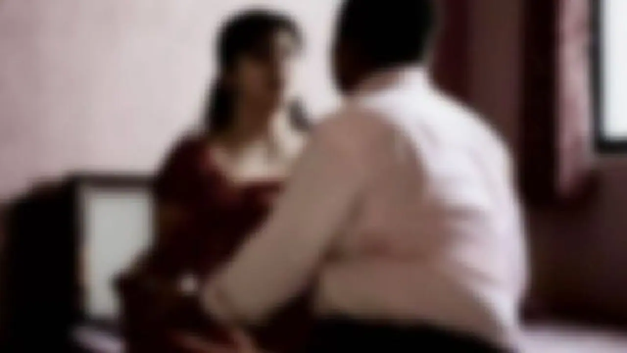 80 साल का ससुर नग्न होकर घर में घूमता, बहू ने भी वो कर दिया जो नहीं करना चाहिए था, शर्मनाक है पूरी कहानी 80 साल का ससुर नग्न होकर घर में घूमता, बहू ने भी वो कर दिया जो नहीं करना चाहिए था, शर्मनाक है पूरी कहानी