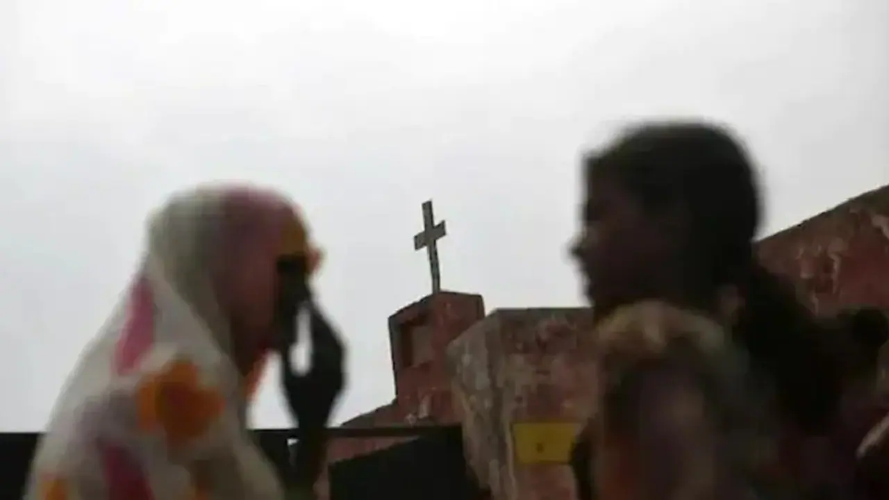 ಉತ್ತರಪ್ರದೇಶದಲ್ಲಿ 400ಕ್ಕೂ ಹೆಚ್ಚು ಜನರ ಮತಾಂತರ : 9 ಜನರ ಮೇಲೆ ಕೇಸು