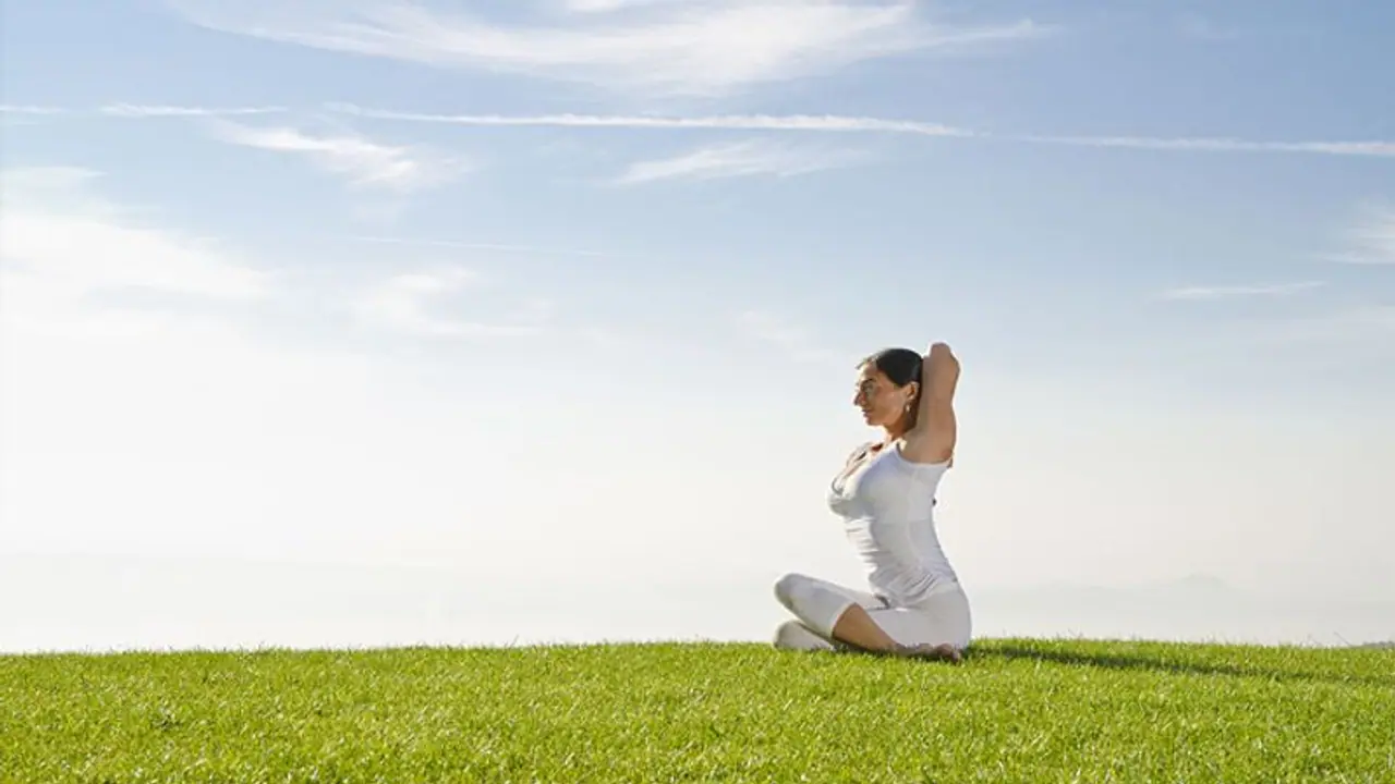 ಸುಸ್ತಾ? 15 ನಿಮಿಷದ ಈ ಯೋಗ ಮಾಡಿದ್ರೆ ಆಗಬಹುದು ಆ್ಯಕ್ಟಿವ್