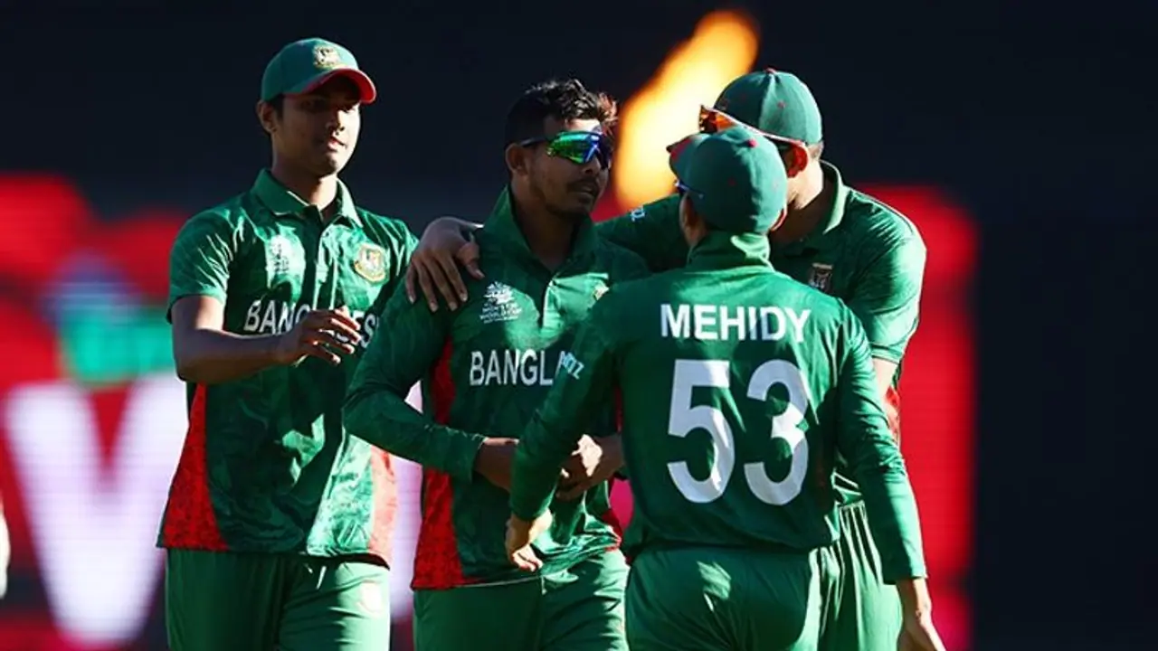 ICC T20 World Cup 2022: Bangladesh survive dramatic last over to edge past Zimbabwe by three runs ICC T20 World Cup 2022: Bangladesh survive dramatic last over to edge past Zimbabwe by three runs