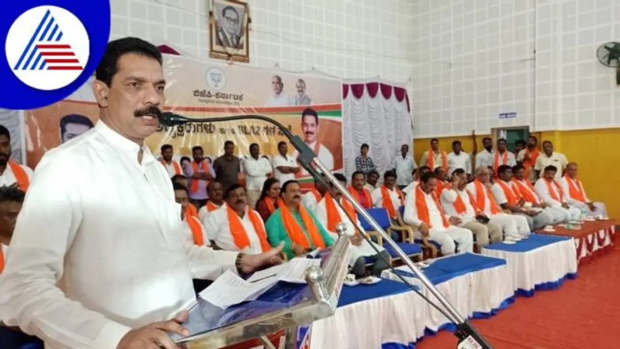 ರಾಹುಲ್ ಗಾಂಧಿ ಕಾಲಿಟ್ಟ ಕಡೆಯಲ್ಲ ಕಾಂಗ್ರೆಸ್ಗೆ ಸೋಲು: ನಳಿನ್ ಕುಮಾರ್ ಕಟೀಲ್ ರಾಹುಲ್ ಗಾಂಧಿ ಕಾಲಿಟ್ಟ ಕಡೆಯಲ್ಲ ಕಾಂಗ್ರೆಸ್ಗೆ ಸೋಲು: ನಳಿನ್ ಕುಮಾರ್ ಕಟೀಲ್