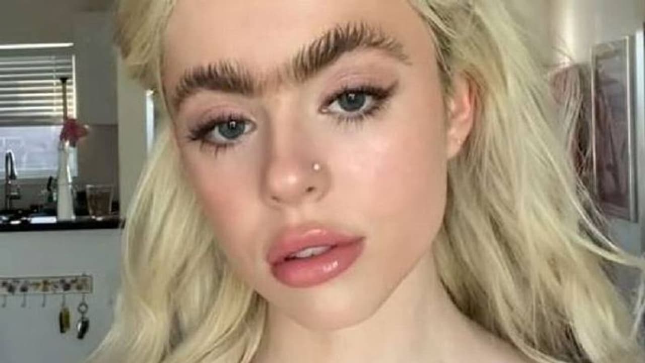 കൂട്ടുപുരികത്തിന്റെ പേരിൽ പരിഹാസം, കമ്പിളിപ്പുഴു എന്നും ഗുഹാമനുഷ്യനെന്നും വിളിക്കുന്നു, മോഡലിന്റെ അനുഭവം കൂട്ടുപുരികത്തിന്റെ പേരിൽ പരിഹാസം, കമ്പിളിപ്പുഴു എന്നും ഗുഹാമനുഷ്യനെന്നും വിളിക്കുന്നു, മോഡലിന്റെ അനുഭവം