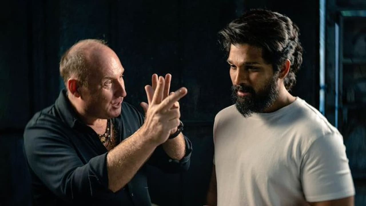 अल्लू अर्जुन की 'Pushpa: The Rule' सेट से वायरल हुई तस्वीर, रश्मिका मंदाना के लुक का इंतज़ार अल्लू अर्जुन की 'Pushpa: The Rule' सेट से वायरल हुई तस्वीर, रश्मिका मंदाना के लुक का इंतज़ार