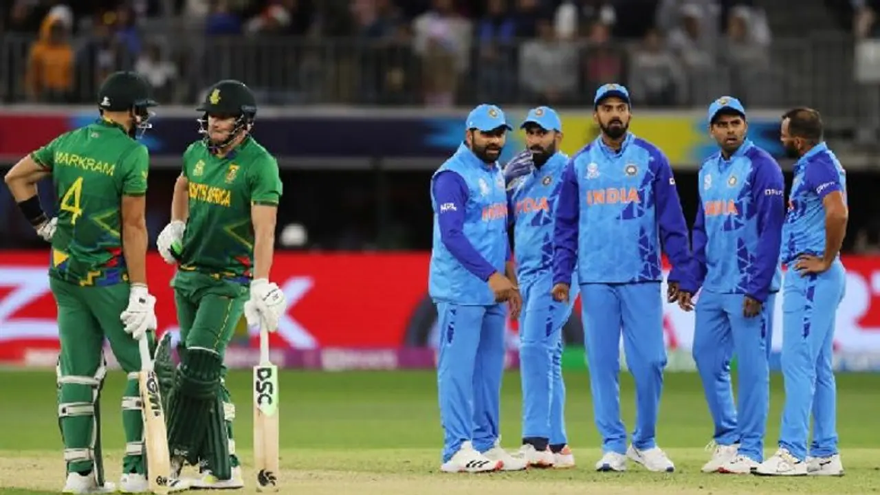 ಪಾಕ್ ಗೆಲುವಿನ ಬಳಿಕ ಬದಲಾಯ್ತು ಸೆಮೀಸ್ ಲೆಕ್ಕಾಚಾರ, ಭಾರತ, ಸೌತ್ ಆಫ್ರಿಕಾಗೆ ಗೆಲುವೇ ಆಧಾರ! ಪಾಕ್ ಗೆಲುವಿನ ಬಳಿಕ ಬದಲಾಯ್ತು ಸೆಮೀಸ್ ಲೆಕ್ಕಾಚಾರ, ಭಾರತ, ಸೌತ್ ಆಫ್ರಿಕಾಗೆ ಗೆಲುವೇ ಆಧಾರ!