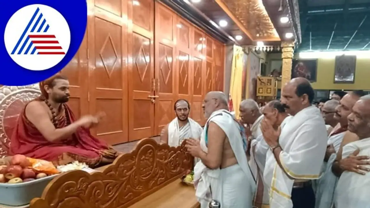 ಅಡಿಕೆಗೆ ಬಾಧಿಸುತ್ತಿರುವ ಎಲೆಚುಕ್ಕಿ ರೋಗದ ನಿಯಂತ್ರಣಕ್ಕಾಗಿ ಜಗದ್ಗುರುಗಳ ಮೊರೆಹೋದ ಕೃಷಿಕರು ಅಡಿಕೆಗೆ ಬಾಧಿಸುತ್ತಿರುವ ಎಲೆಚುಕ್ಕಿ ರೋಗದ ನಿಯಂತ್ರಣಕ್ಕಾಗಿ ಜಗದ್ಗುರುಗಳ ಮೊರೆಹೋದ ಕೃಷಿಕರು