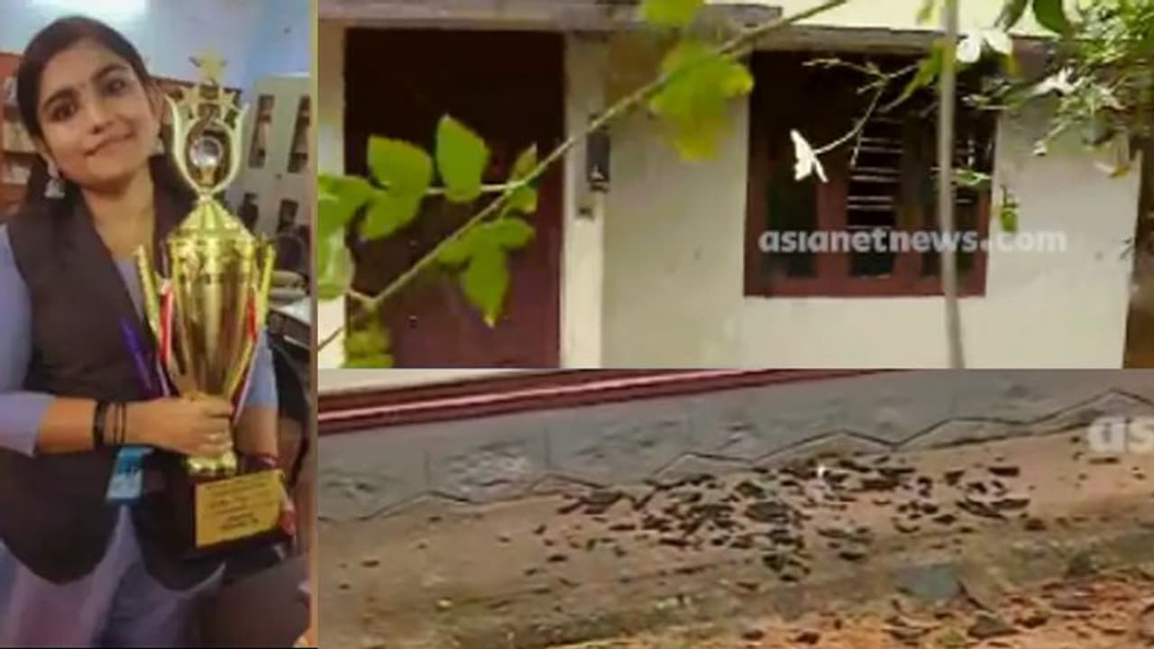 ഗ്രീഷ്മയുടെ വീടിന് നേരെ കല്ലേറ്; ജനല് ചില്ലുകള് ഏറിഞ്ഞു തകര്ത്തു ഗ്രീഷ്മയുടെ വീടിന് നേരെ കല്ലേറ്; ജനല് ചില്ലുകള് ഏറിഞ്ഞു തകര്ത്തു