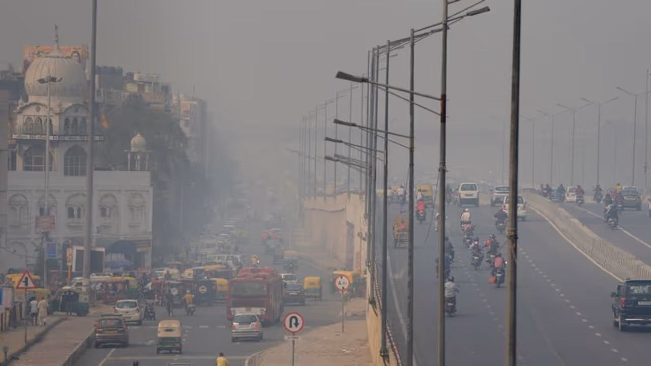 Delhi NCR's air quality turns 'severe', schools to be closed for 2 days