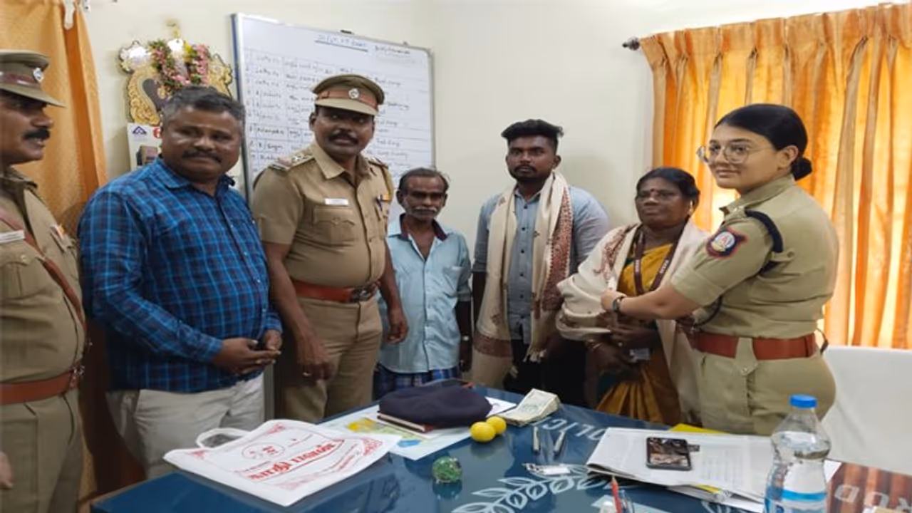 ರಸ್ತೆಯಲ್ಲಿ ಬಿದ್ದಿದ್ದ ಸಾವಿರಾರು ರೂ. ಹಣ ಮರಳಿಸಿ ಪ್ರಾಮಾಣಿಕತೆ ಮೆರೆದ Srilanka ತಮಿಳು ನಿರಾಶ್ರಿತೆ 