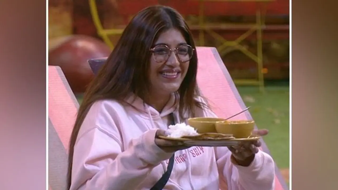 Bigg Boss 16: Fans question Nimrit Kaur Ahluwalia's 'double dinner' amidst food crisis Bigg Boss 16: Fans question Nimrit Kaur Ahluwalia's 'double dinner' amidst food crisis