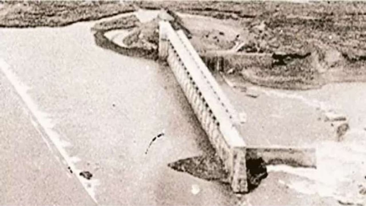 134 உயிர்களை காவு வாங்கிய மோர்பி பாலம்… இது முதல் முறை அல்ல… வரலாறு கூறுவது என்ன? 