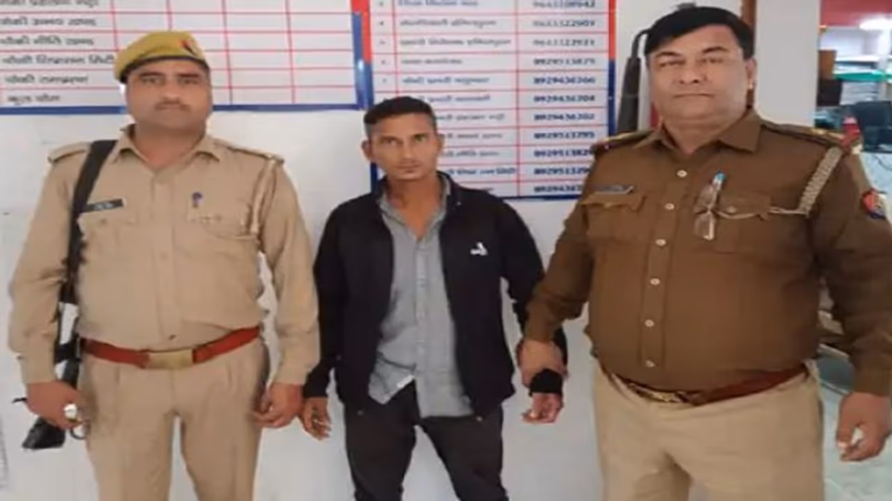 गाजियाबाद: ग्रीन बेल्ट में 3 दिन तक सड़ता रहा गार्ड का शव, पड़ गए कीड़े, दोस्त ने इस तरह दिया वारदात को अंजाम गाजियाबाद: ग्रीन बेल्ट में 3 दिन तक सड़ता रहा गार्ड का शव, पड़ गए कीड़े, दोस्त ने इस तरह दिया वारदात को अंजाम