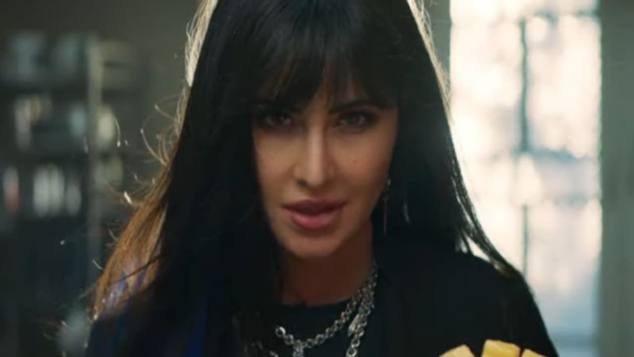 ഹൊറര്‍ കോമഡിയുമായി കത്രീന കൈഫ്, 'ഫോണ്‍ ഭൂതിന്റെ' തീം സോംഗ് പുറത്ത്